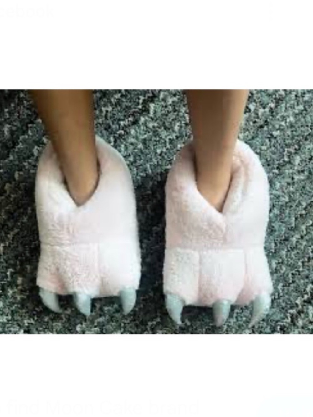 NWT Moon Cake Bear Paw With Glitter Claws Slippers (Medium US 7/8)